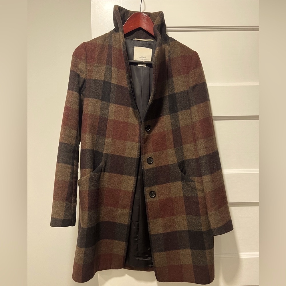 Aritzia Wilfred Cocoon Coat in a warm plaid